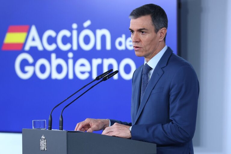 Spaanse premier Pedro Sánchez spreekt tijdens een persconferentie na de ministerraad in Madrid
