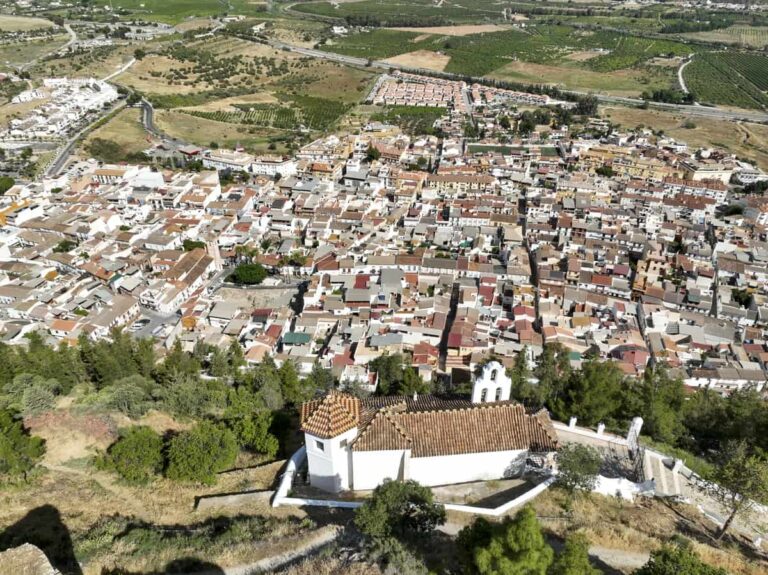 Luchtfoto van de gemeente Cártama in de provincie Málaga.
